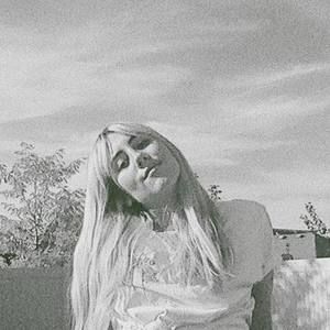 Meet your Posher, Manuela